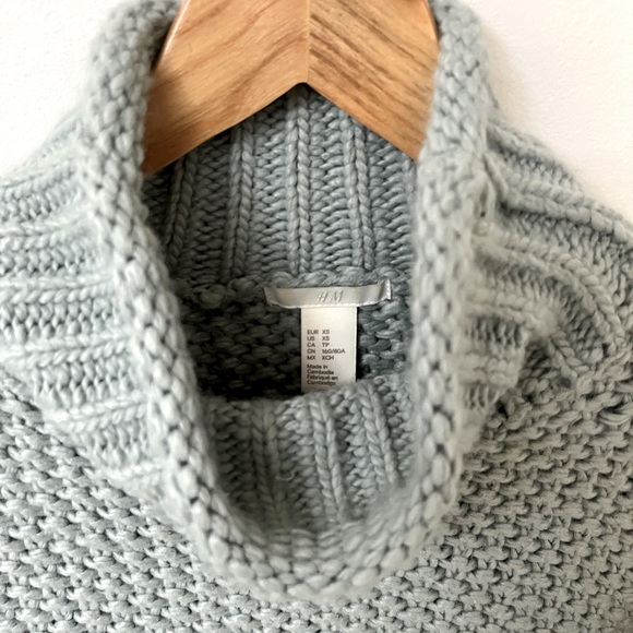 H&M knit sweater - Picture 2 of 3